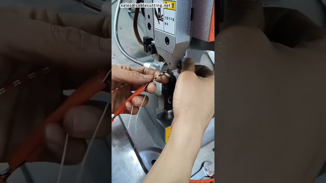 Automatický 3v1 stroj na zpracování datových kabelů: odizolování, krimpování měděných spojů a test kontinuity #továrna #cnc