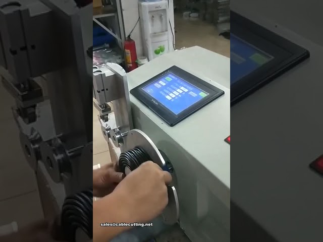 Integrovaný automatický stroj na měření a navíjení kabelů