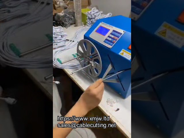 Automatický stroj na navíjení a vázání kabelů – USB, audio, sluchátka