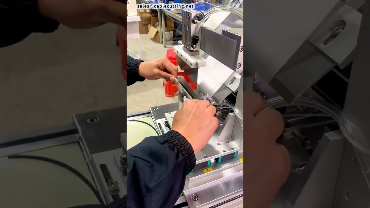 Stroj na převíjecí aplikátor pěnové houby FoamSponge – efektivní výroba #továrna #stroj