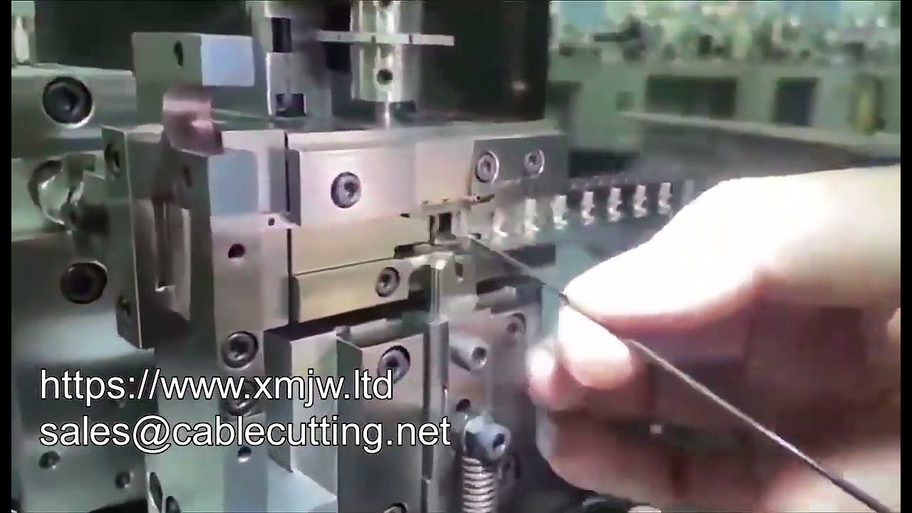 Profesionální krimpování Ipex konektorů na kabel 113 | Stroj WPM ipex