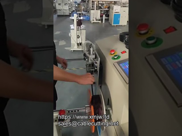 Automatický navíjecí, vázací, počítací a řezací stroj na kabely s funkcí řazení drátů