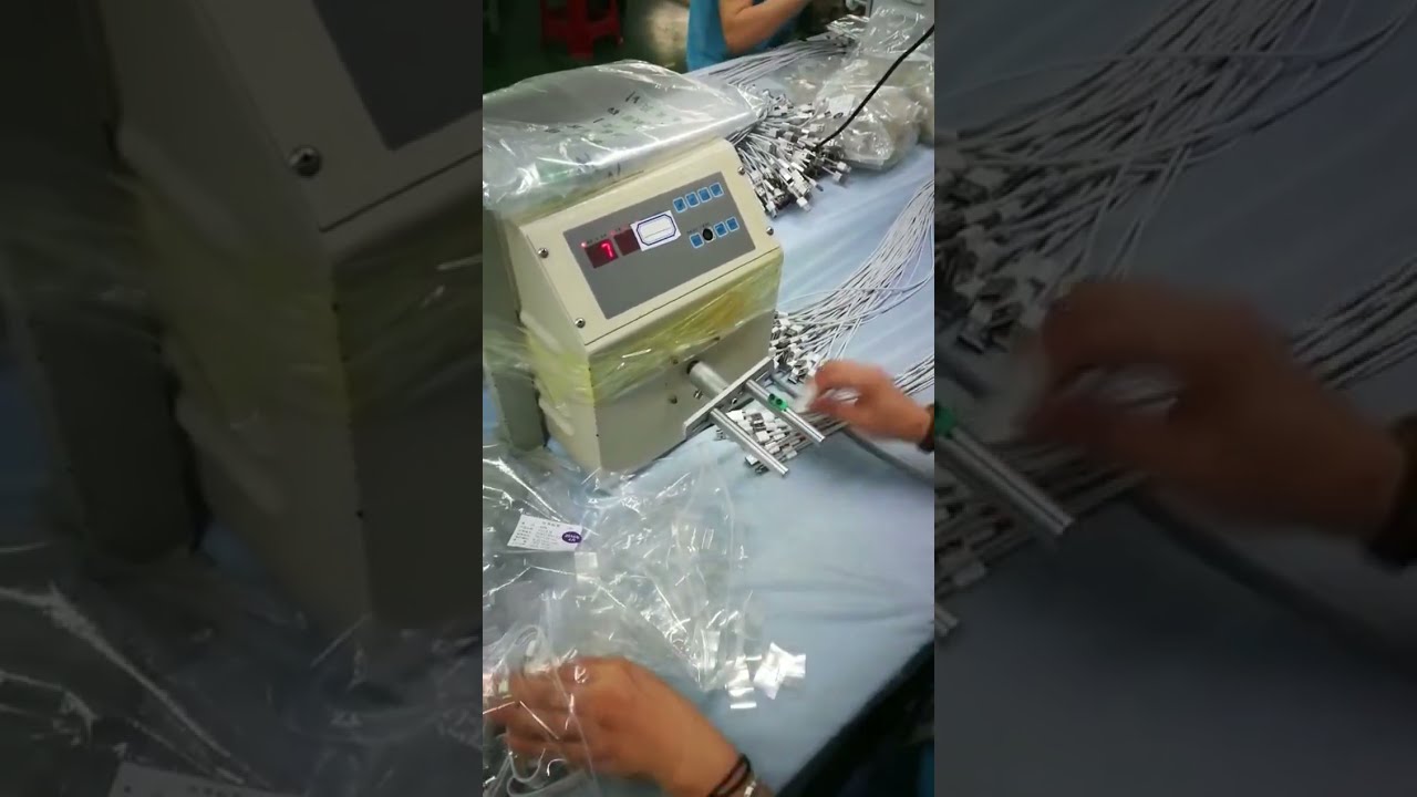 Poloautomatický navíjecí stroj – funkce a využití #navijecistroj #odizolovaniKabelu #tovarenskaAutomatizace