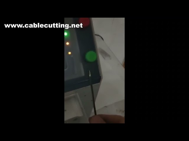 Automatický odizolovač koaxiálních kabelů – Precizní stroj pro odizolování vodičů