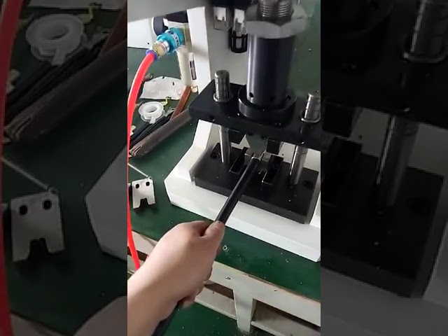 Hydraulický krimpovací stroj na kabely – výkonný a spolehlivý