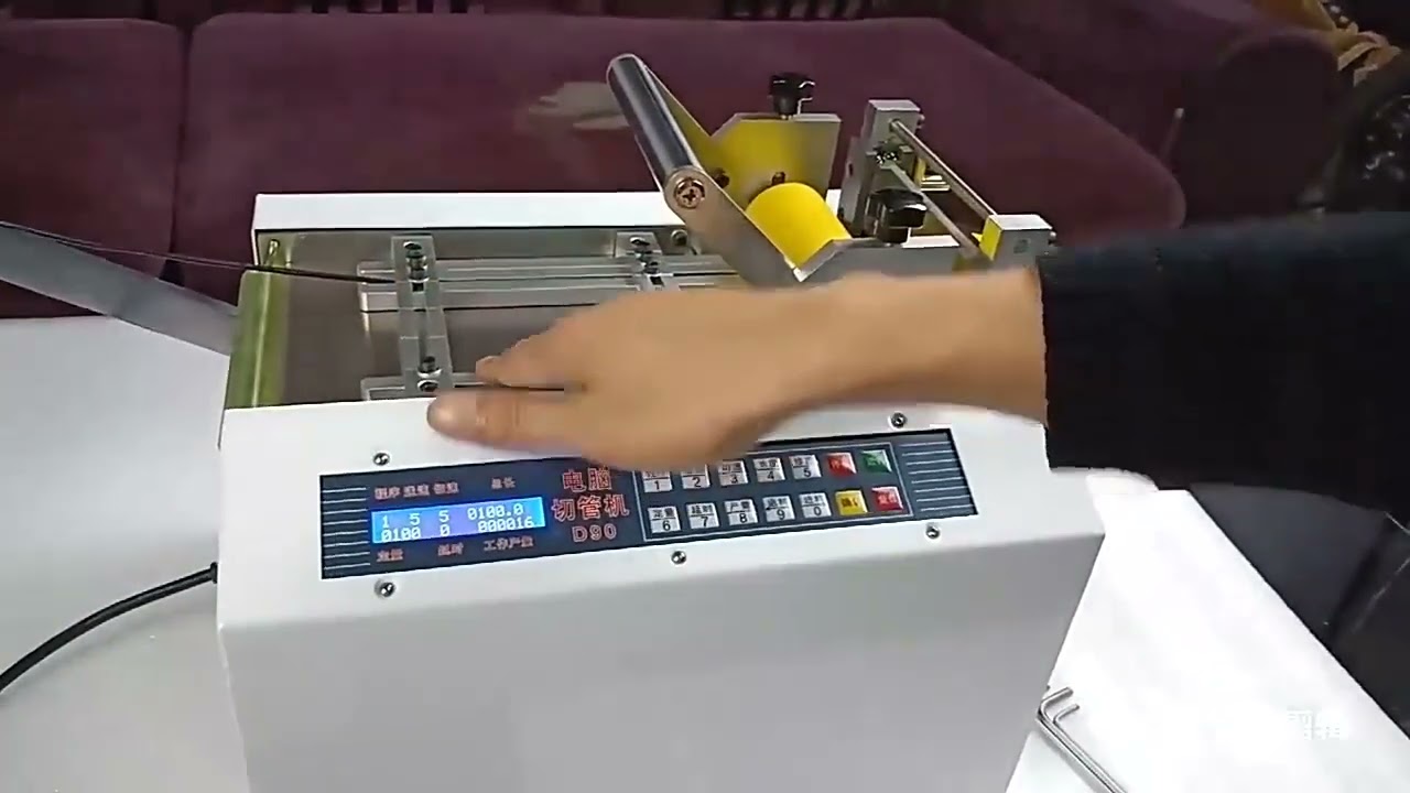 Automatická řezačka trubek – přesné a rychlé řezání pro průmysl