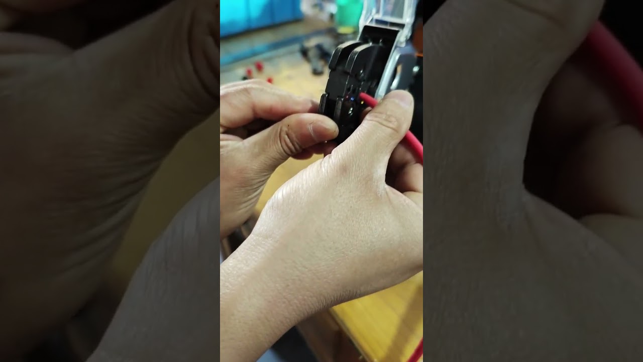 Pneumatický krimpovací nástroj AM-10 pro 6 mm² předizolované koncovky | Tovární automatizace