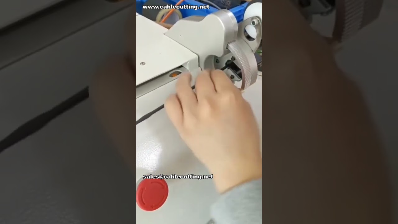 Automatizované acetátové páskování pro větvené dráty s manipulací s uvolňovací vložkou