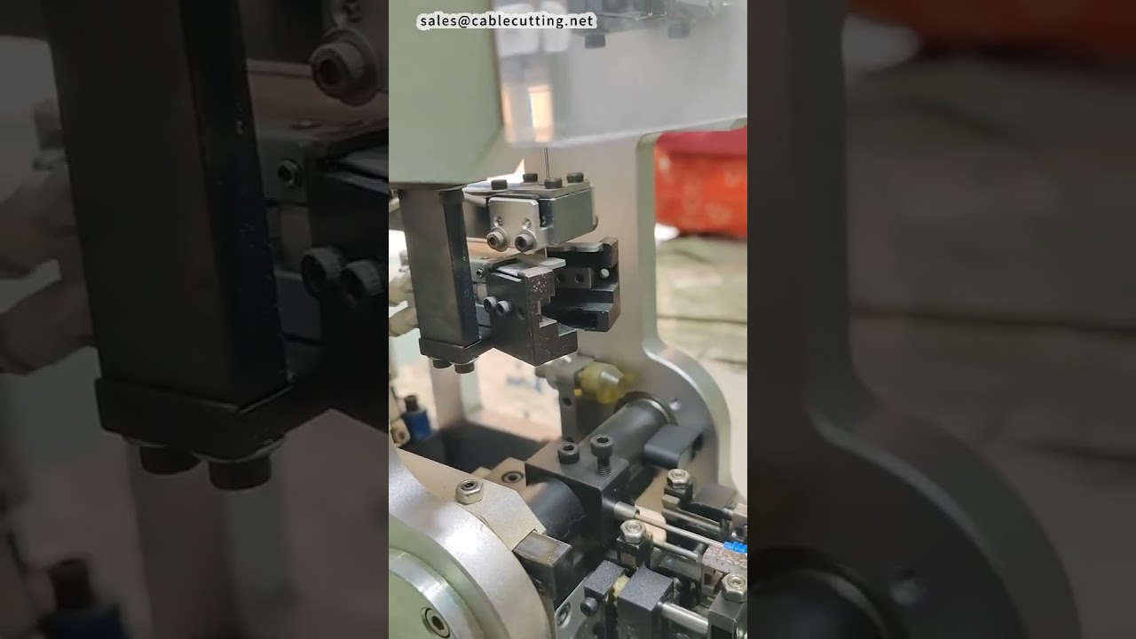 Automatický stroj pro vkládání vodotěsných těsnění do kabelů | #továrna #stroj