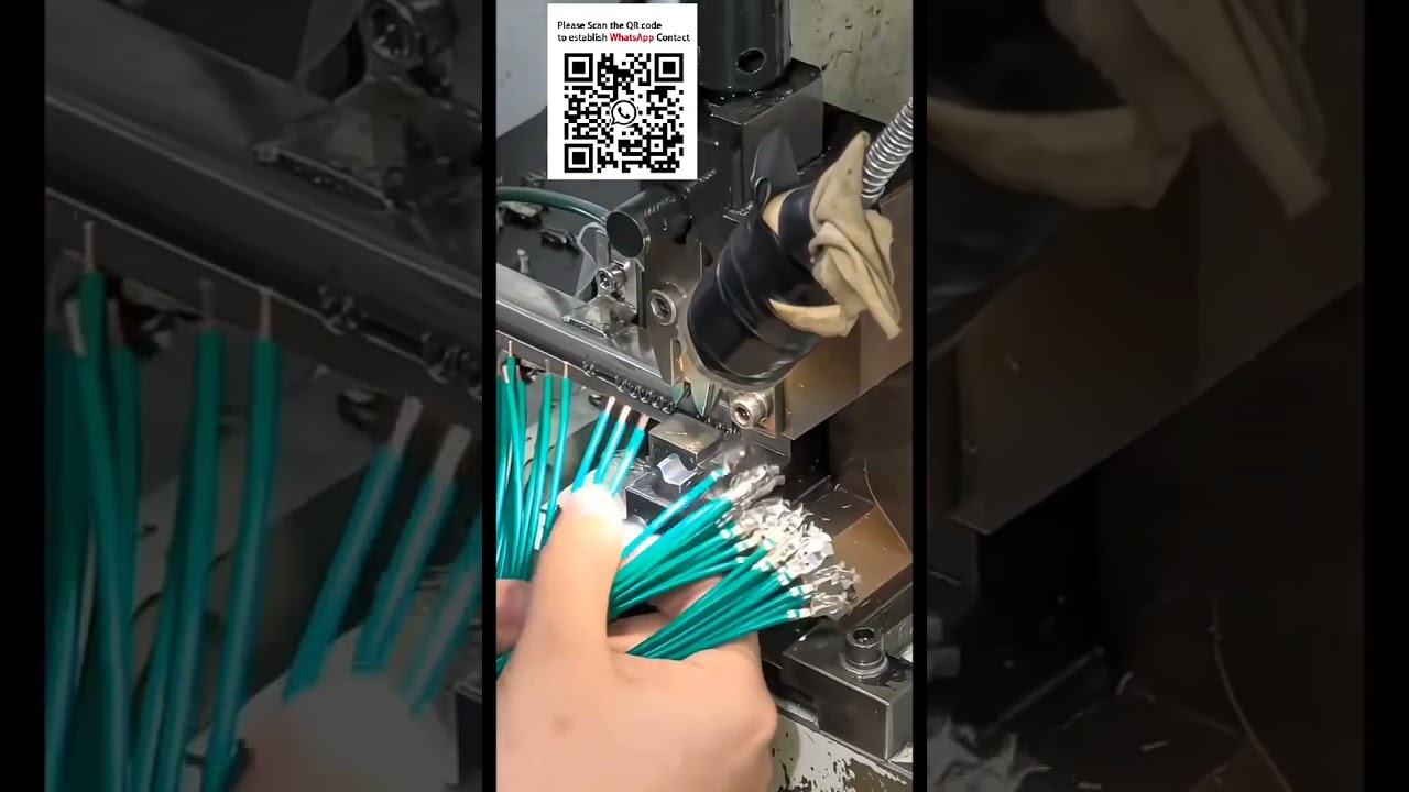 Automatický krimpovací stroj na volné kontakty s vibračním podavačem a aplikátorem