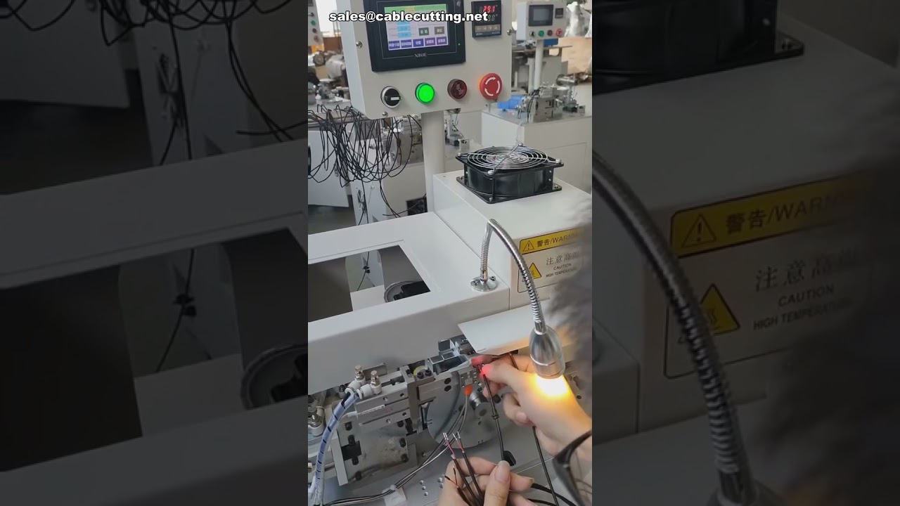Automatický stroj na vkládání a zahřívání smršťovacích trubic s nastavitelnou délkou #factory #machine #diy