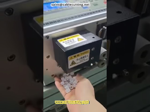 Automatický počítačem řízený stroj na řezání trubek 2