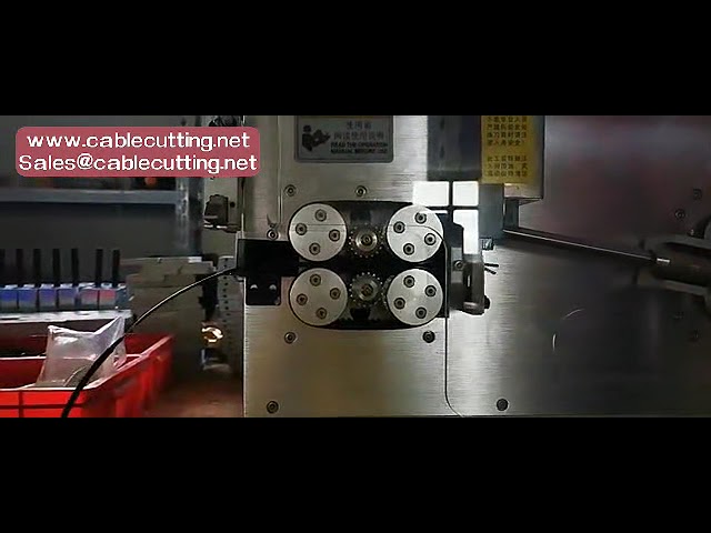 Odizolovací a řezací stroj na počítačové kabely 35 mm² – výkonný nástroj pro automatizaci výroby