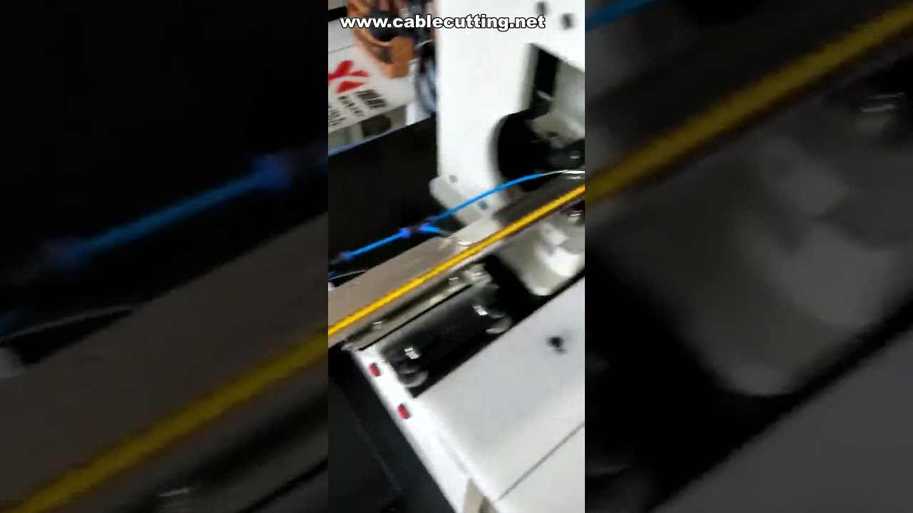 Polautomatický krimpovací stroj na koncovky – krimpování hromadných koncovek a vodičů