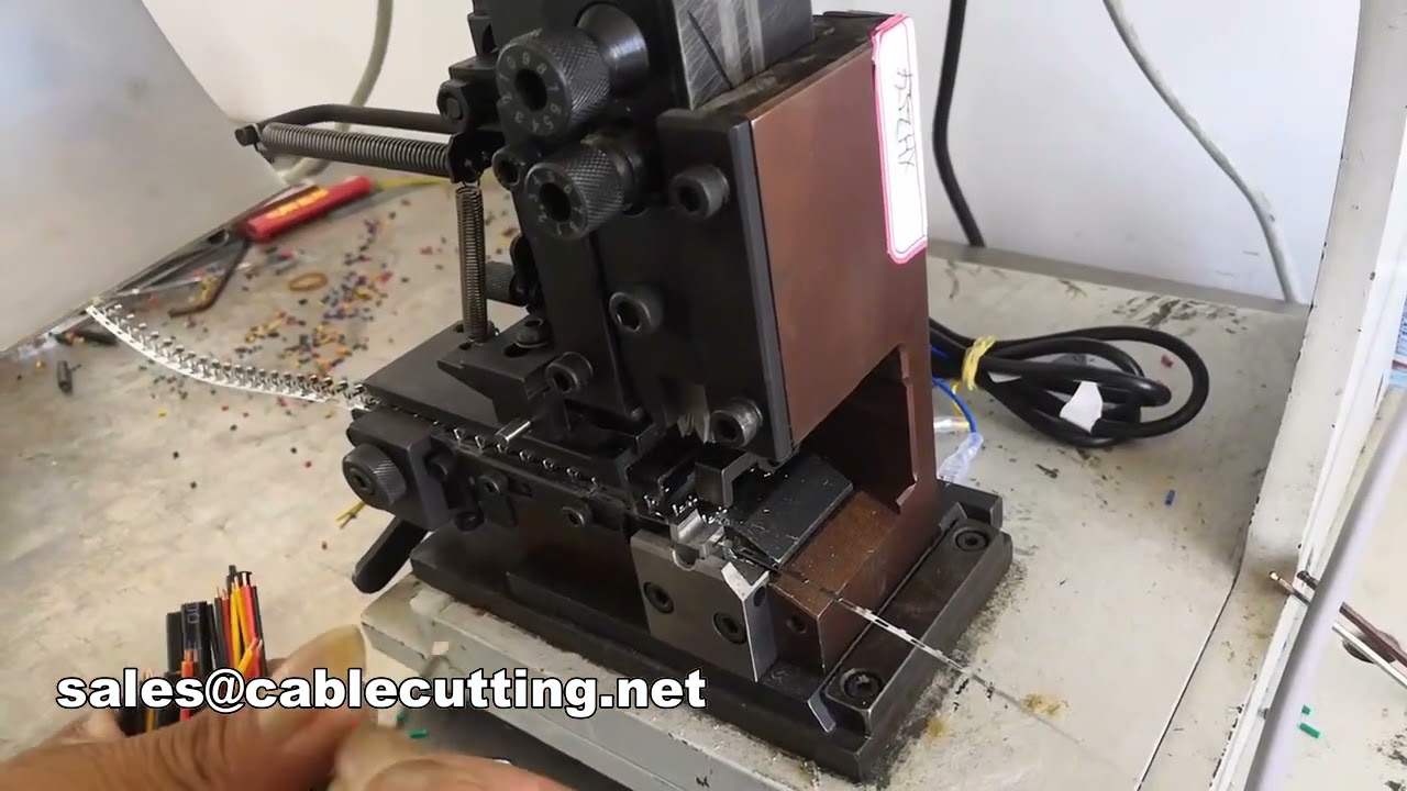 Mechanická rovná forma 4E-30 pro přesné rovnání drátu