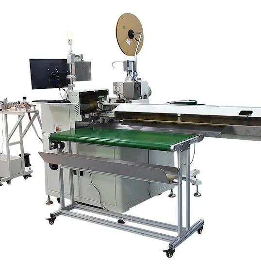 Automatické protahování více vodičů plastovými zástrčkami WPM-DPW12 - Automatický stroj na krimpování vodičů