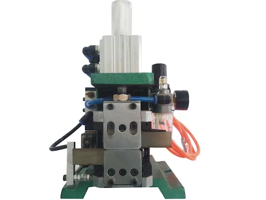 Nástroj na odizolování a skávání vícežilových vodičů WPM-4F+T - Stroj na stříhání a odizolování vodičů